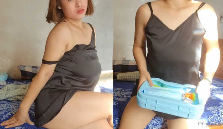 Cô em nội trợ Việt Nam ngực đẹp, không thể đâm lén em từ phía sau đâu
