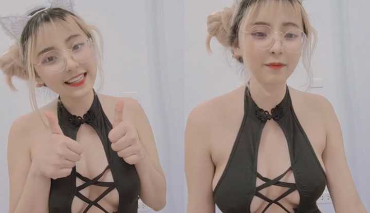 Em gái Việt ngực khủng trong trang phục gợi cảm, bắn tim với khán giả ~